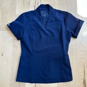 Figs Navy Inala Slim Scrub Top Women’s size Small